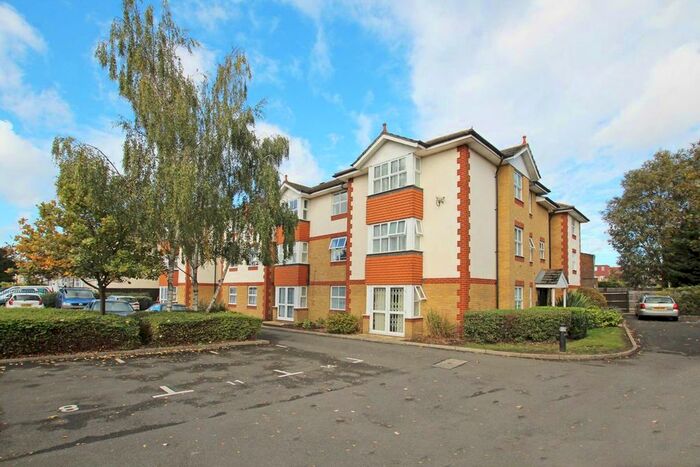 2 Bedroom Flat To Rent In London Road, Isleworth, TW7