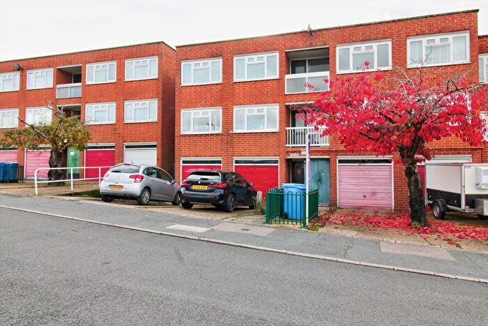 2 Bedroom Flat For Sale In Lower Meadow, Harlow, CM18