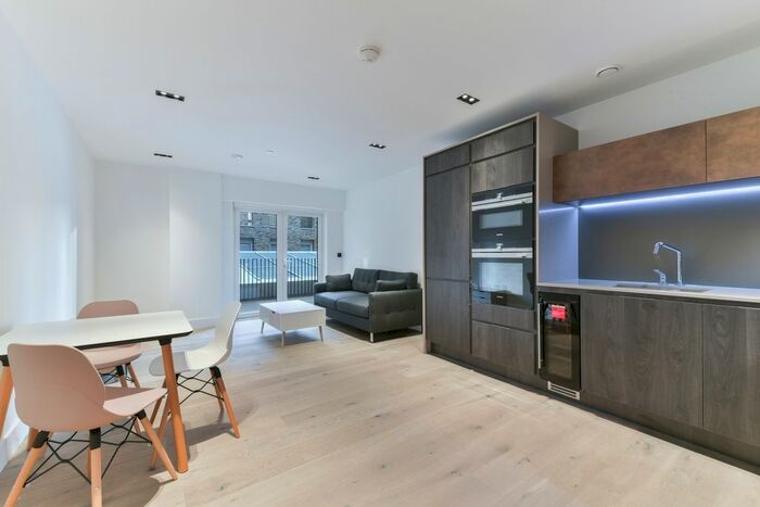 1 Bedroom Flat To Rent In Keybridge House, Exchange Gardens, Vauxhall, London, SW8