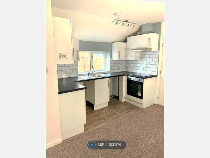 1 Bedroom Flat To Rent In George Road, Godalming, GU7