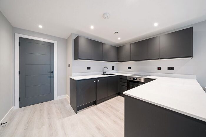 3 Bedroom Flat To Rent In The Gladstone Park Gardens, Brent Cross, NW2