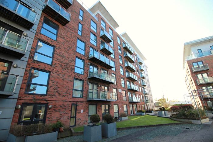 2 Bedroom Duplex To Rent In Cedar Court, Prestwich, M25