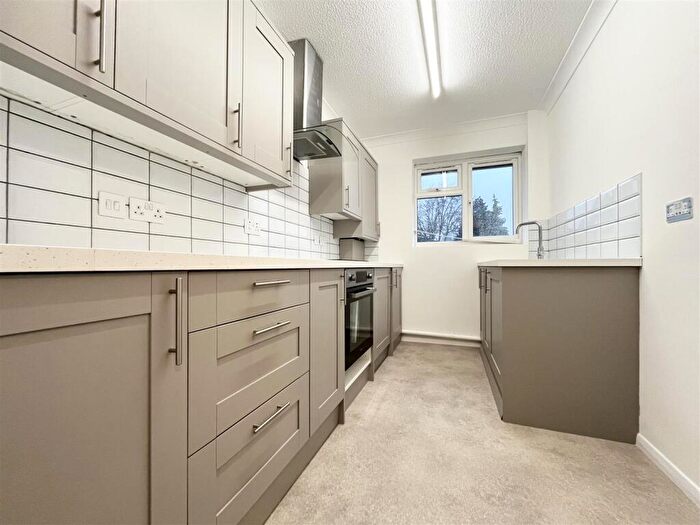 1 Bedroom Apartment To Rent In Stocton Close, Guildford, GU1