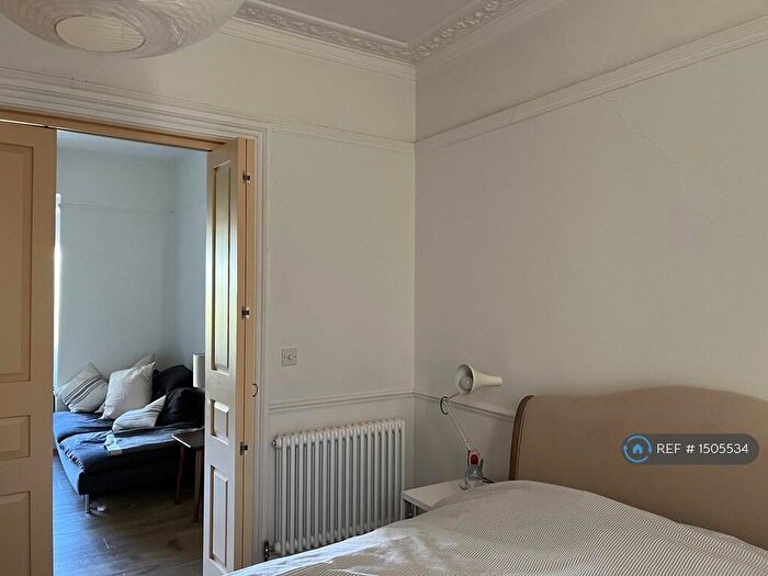 1 Bedroom Flat To Rent In Kitto Road, London, SE14