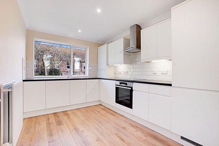 1 Bedroom Bungalow For Sale In Gorringe Avenue, South Darenth, Dartford, DA4