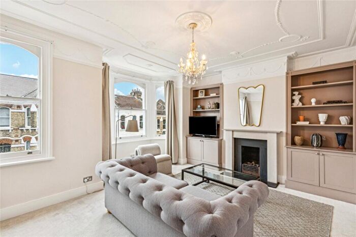 2 Bedroom Apartment For Sale In Harbut Road, SW11