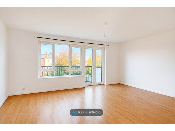 2 Bedroom Flat To Rent In Brill House, London, NW10