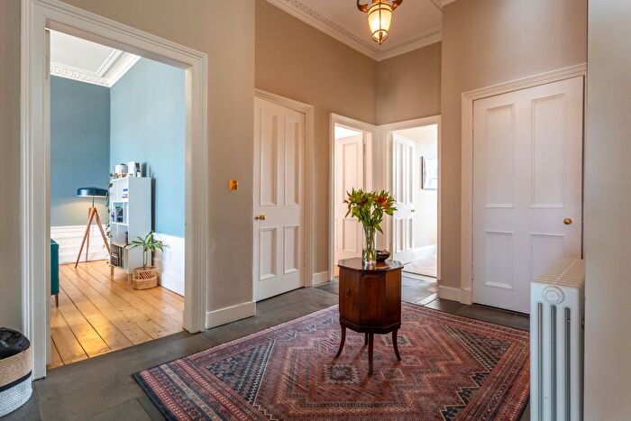 3 Bedroom Flat To Rent In Fettes Row, New Town, Edinburgh, EH3