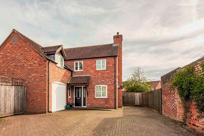 4 Bedroom Property For Sale In Bakehouse, Compton, RG20
