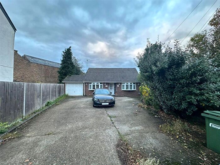 4 Bedroom Bungalow To Rent In Langley Road, Slough, SL3
