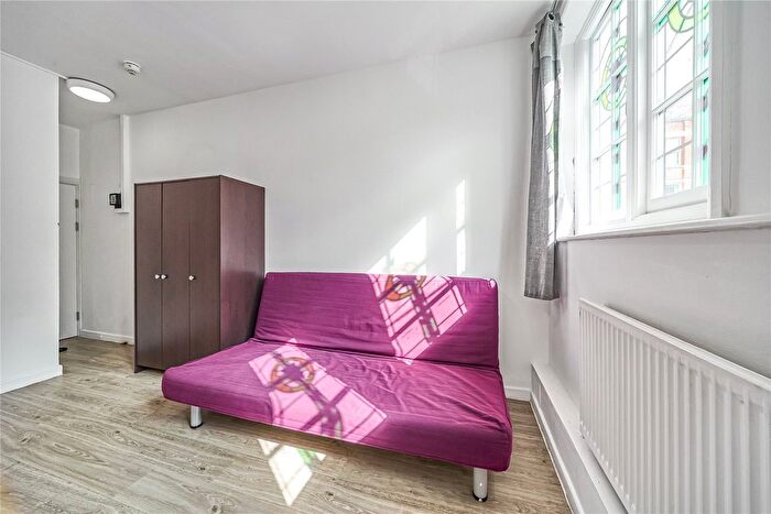 Studio To Rent In Coldharbour Lane, London, SW9