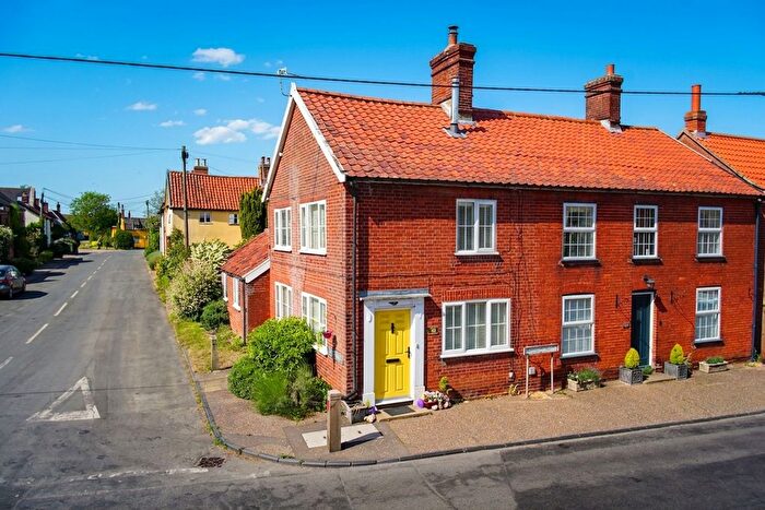 4 Bedroom Semi Detached House For Sale In King Street, New Buckenham, Norwich, NR16