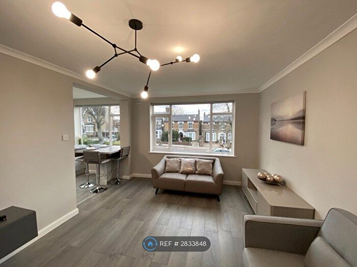 2 Bedroom Flat To Rent In Croydon Road, London, SE20
