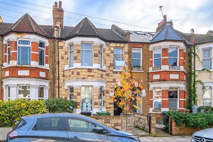 3 Bedroom Terraced House For Sale In Rutland Gardens, London, N4