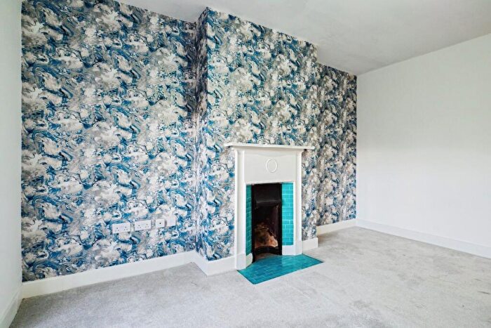 4 Bedroom Semi-Detached House For Sale In All Saints Avenue, Margate, CT9 - Photo 3