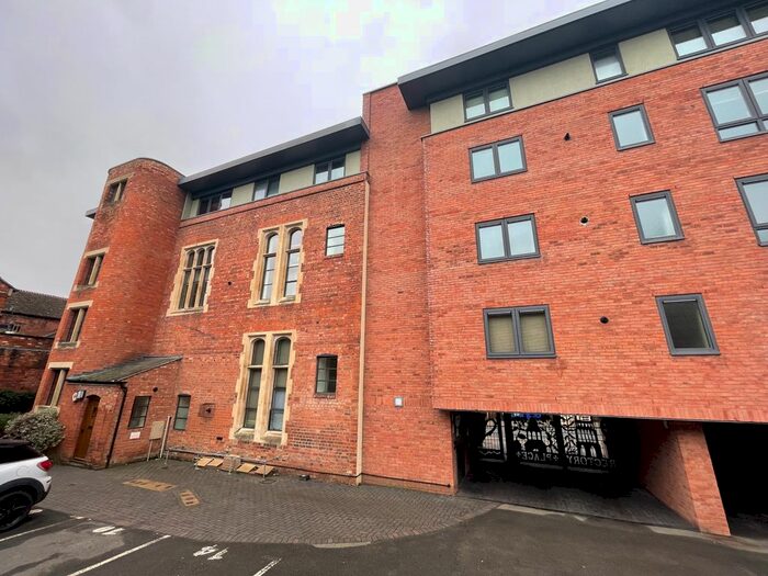 2 Bedroom Flat To Rent In Wylds Lane, Worcester, WR5
