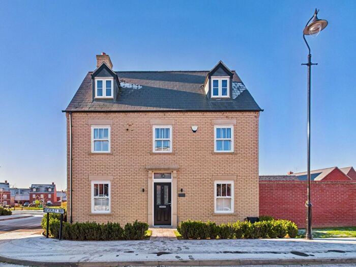 4 Bedroom Detached House For Sale In Beverley Way, Towcester, NN12