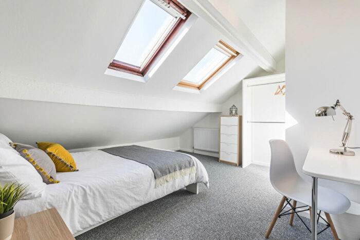 6 Bedroom House To Rent In Westfield Road, Leeds, LS3