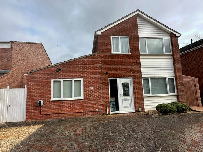 3 Bedroom Detached House To Rent In Austen Crescent, Liden, Swindon, SN3