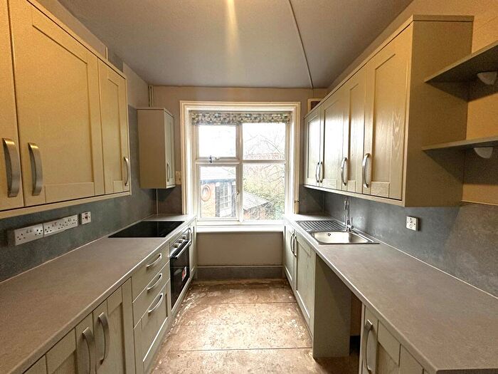 1 Bedroom Flat To Rent In Chestnut Grove, Nottingham, NG3