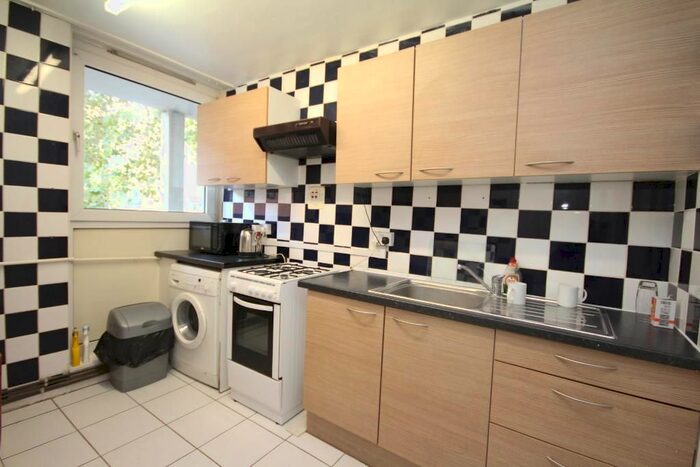 4 Bedroom Flat To Rent In Tottenham Road, Dalston Junction, London N1