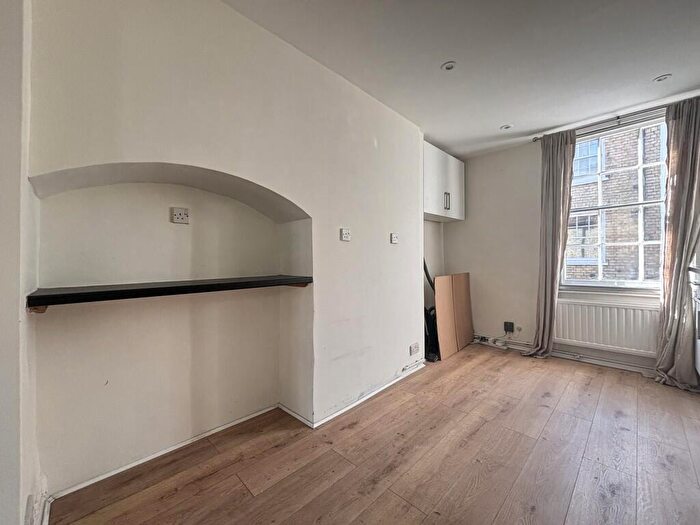 2 Bedroom Cottage To Rent In Orchard Street, Cambridge, CB1