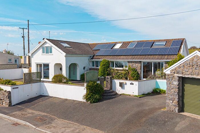 5 Bedroom Detached House For Sale In Trewent Hill, Freshwater East, SA71