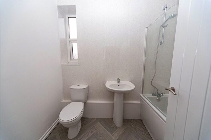 1 Bedroom Flat To Rent In Clifton Street, Roath, Cardiff, CF24