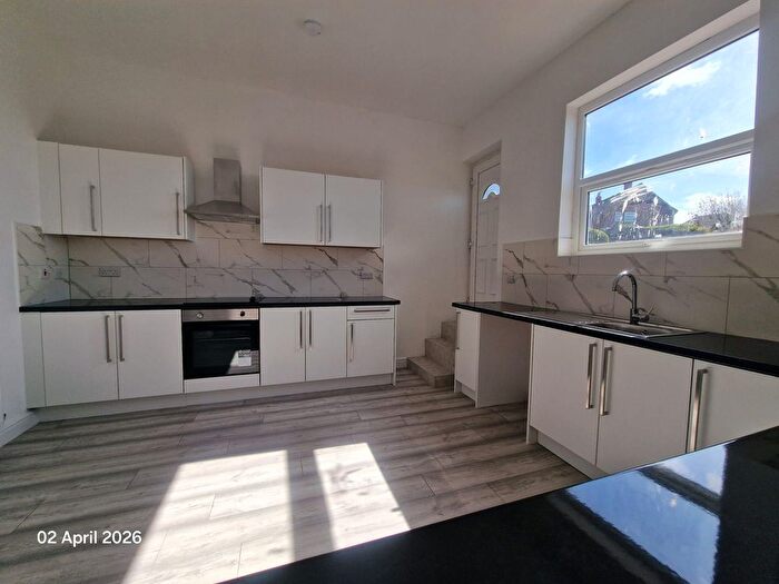 4 Bedroom Terraced House To Rent In Silver Royd Hill, Leeds, LS12