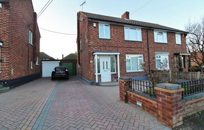 3 Bedroom Semi Detached House To Rent In High Road, Benfleet, SS7