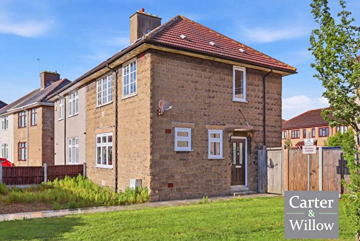 3 Bedroom Semi Detached House For Sale In Fieldway, Dagenham, RM8