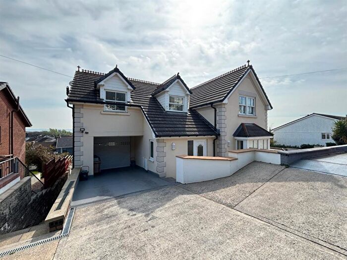 6 Bedroom Detached House For Sale In Stradey Hill, Pwll, SA15