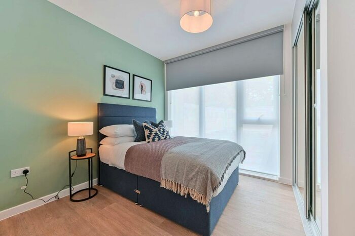 2 Bedroom Flat To Rent In Walton Court, Walton-On-Thames, KT12