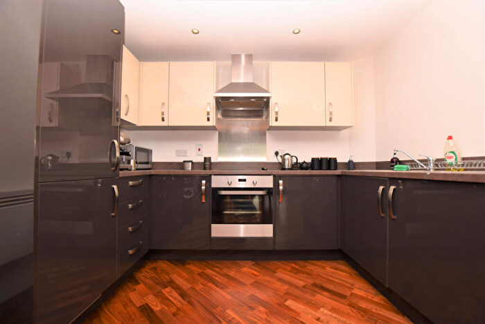 2 Bedroom Apartment To Rent In Marketing, Colchester, CO2