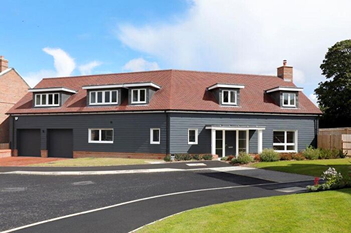 5 Bedroom Detached House For Sale In The Williow, Banstead, SM7