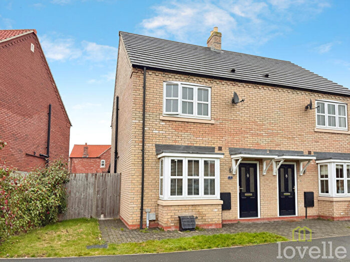 3 Bedroom Semi Detached House For Sale In Swale Drive, Gainsborough, DN21