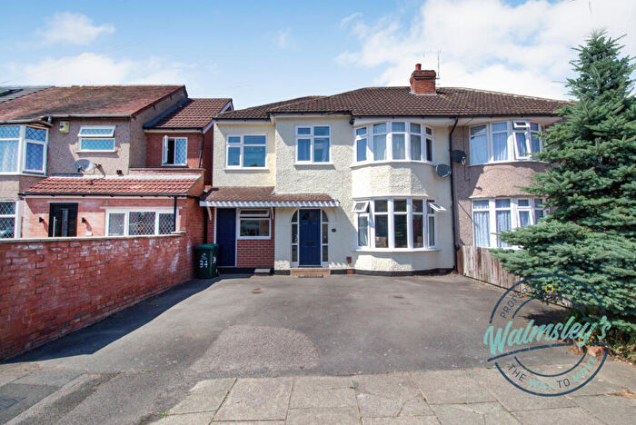 4 Bedroom Semi Detached House For Sale In Elm Tree Avenue, Tile Hill, Coventry, CV4