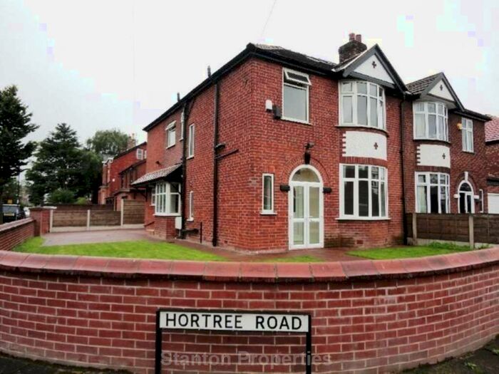 4 Bedroom Semi-Detached House To Rent In Hortree Road, Stretford, M32