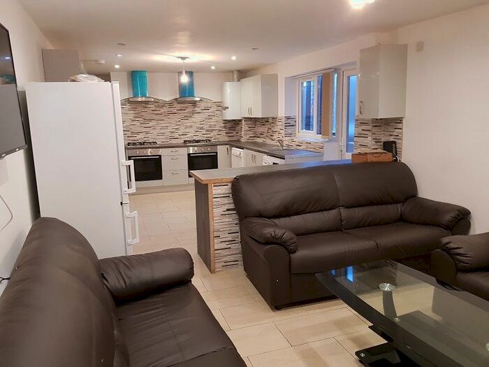 9 Bedroom Terraced House To Rent In Dawlish Road, Selly Oak, B29