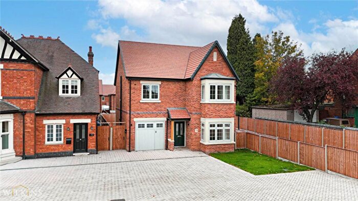 4 Bedroom Detached House For Sale In Dosthill Road, Two Gates, Tamworth, Staffordshire, B77