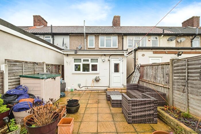 3 Bedroom Terraced House For Sale In Croppath Road, Dagenham, RM10
