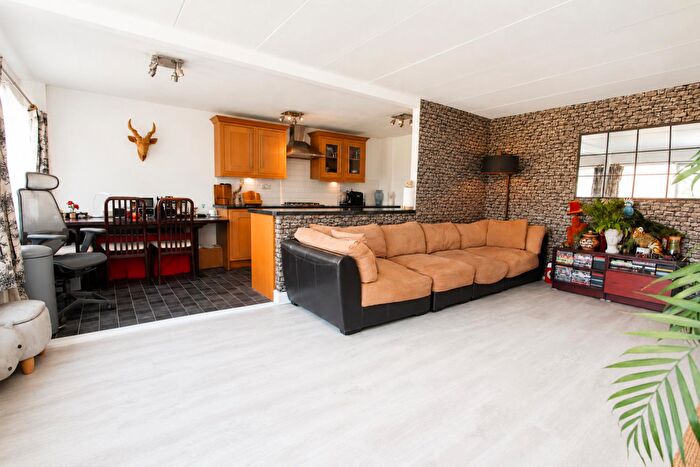 2 Bedroom Flat For Sale In Meller Close, Beddington, CR0