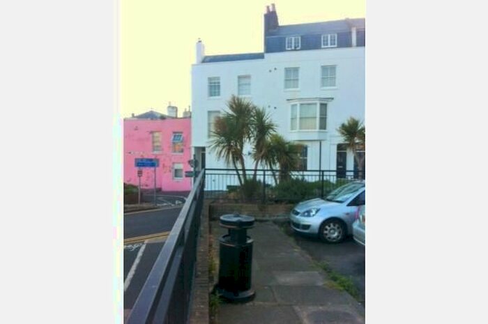 1 Bedroom Flat To Rent In East Cliff, Dover, CT16