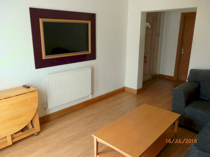 3 Bedroom Terraced House To Rent In Gresham Street - Student House For /, LN1