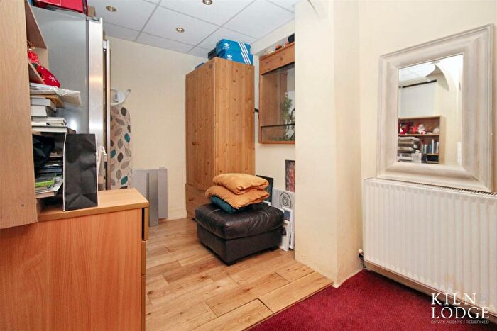 3 Bedroom Terraced House For Sale In Great Mistley, Basildon, SS16