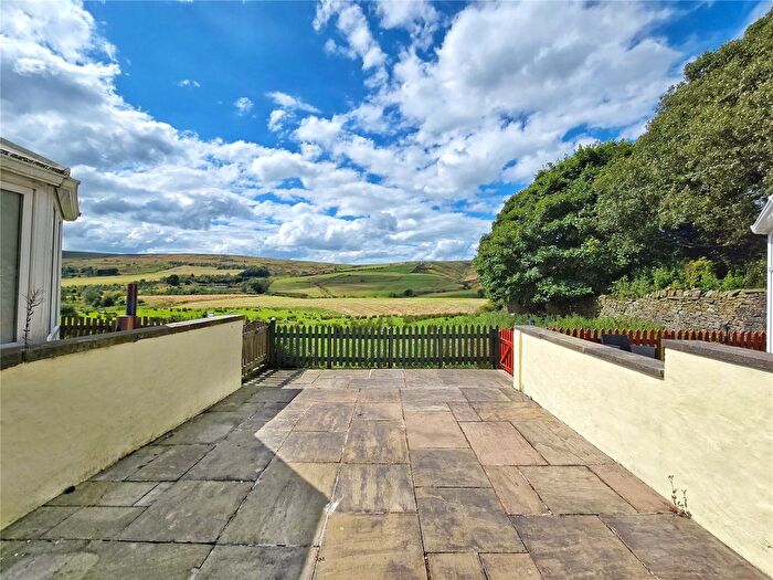 1 Bedroom Terraced House For Sale In Burnley Road, Loveclough, Rossendale, BB4