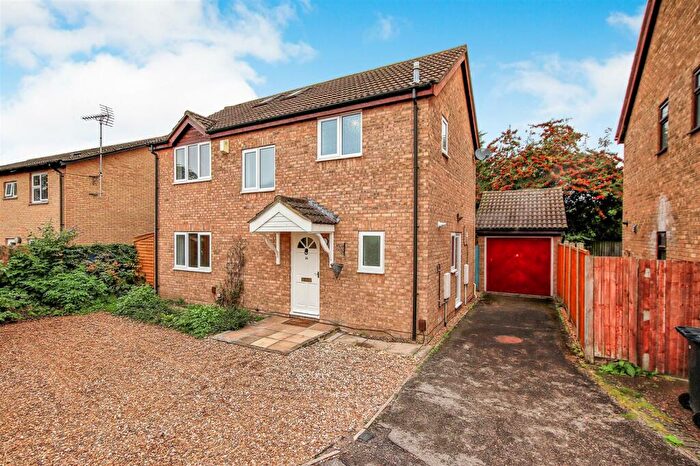 4 Bedroom Detached House To Rent In Violet Close, Cambridge, CB1