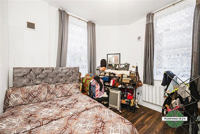 1 Bedroom Flat For Sale In Park Lane, London, N17