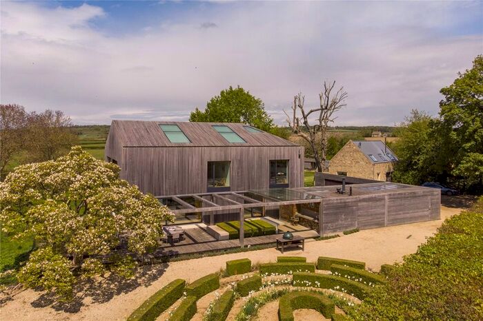 7 Bedroom Detached House For Sale In West End, Kingham, Chipping Norton, Oxfordshire, OX7