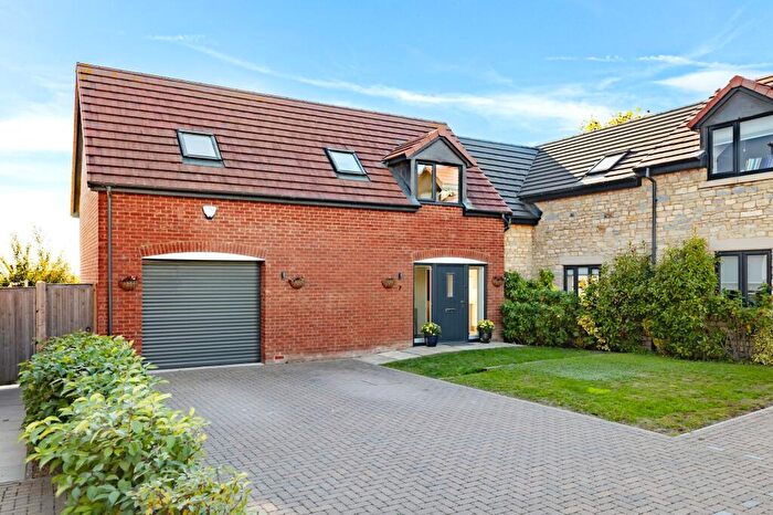 4 Bedroom Semi-Detached House For Sale In Old Stoneyard Close, Lavendon, MK46